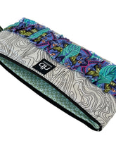 Load image into Gallery viewer, Wristlet - Gray grain with Ruffle