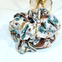 Load image into Gallery viewer, Scrunchie - Woodland
