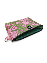 Load image into Gallery viewer, Zipper Pouch with key ring - Abloom
