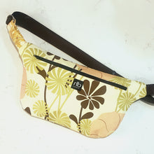 Load image into Gallery viewer, Fanny Pouch - Blossom Wonder
